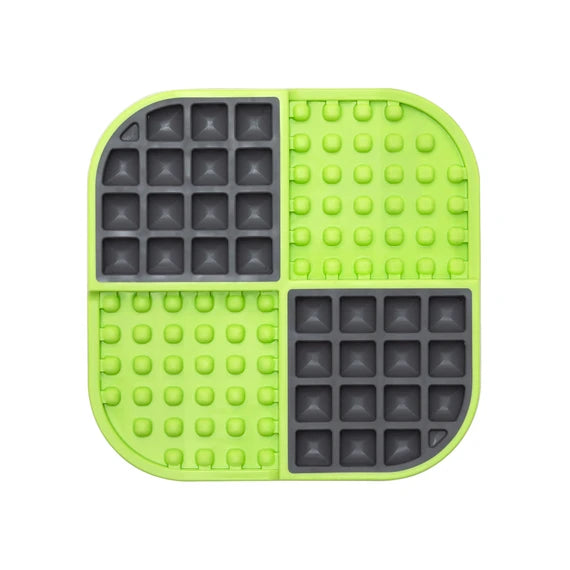 LickiMat Slomo slow feeder (colour may vary)