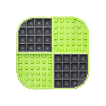 LickiMat Slomo slow feeder (colour may vary)